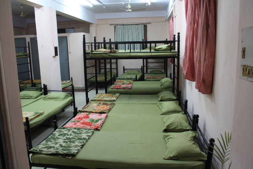 Minerva Residency Otel Bangalore Oda fotoğraf