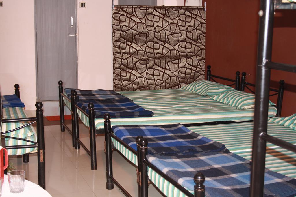 Minerva Residency Otel Bangalore Oda fotoğraf